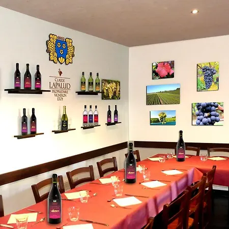 Frühstückspension Le Charme Du Prieure 3*