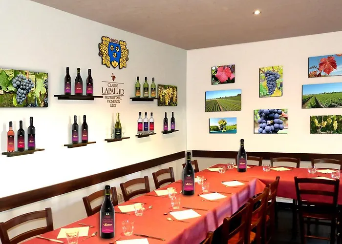 Bed & Breakfast Le Charme Du Prieure 3*